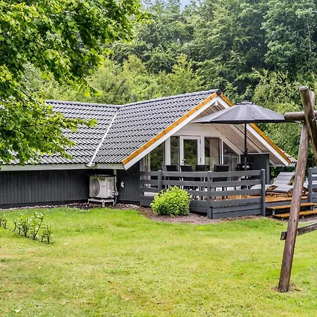 3 Bedroom Beautiful In Toftlund Semesterbostad *